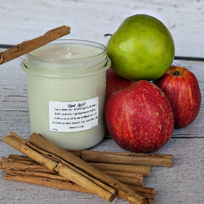 Kerzen-Duft von Zimt und Apfel